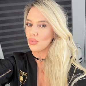 Meet your Posher, Rebecca